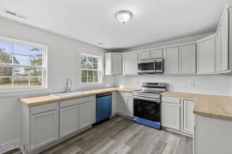 2880 Catherine Lake Road Richlands NC 28574