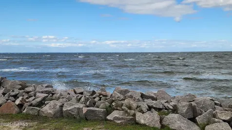187 Pamlico Parkway Beaufort NC 28516
