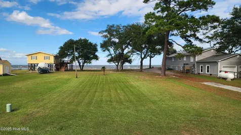 187 Pamlico Parkway Beaufort NC 28516