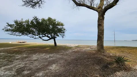 187 Pamlico Parkway Beaufort NC 28516