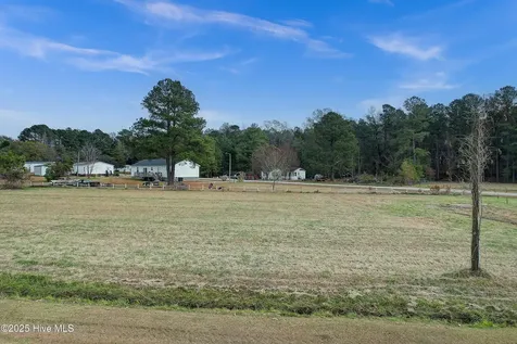 88 Hillside Street Clarkton NC 28433