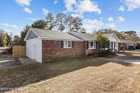 3819 Cumberland Road Fayetteville NC 28306