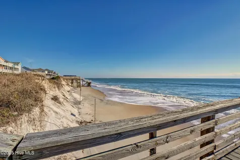 202 Bayview Drive North Topsail Beach NC 28460