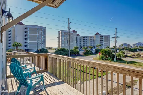 202 Bayview Drive North Topsail Beach NC 28460