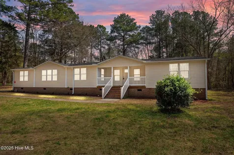 214 Suggs Street Princeville NC 27886