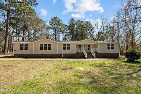 214 Suggs Street Princeville NC 27886