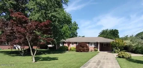 703 Underwood Street Clinton NC 28328
