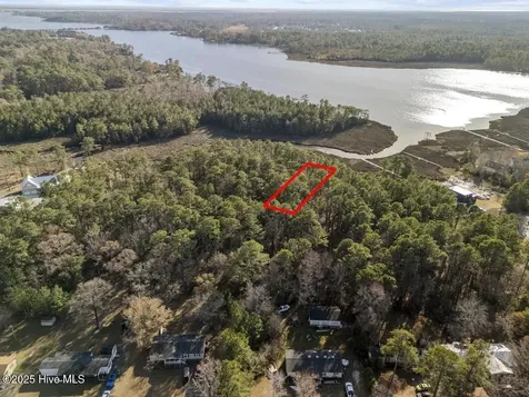 227 Youpon Drive Hubert NC 28539