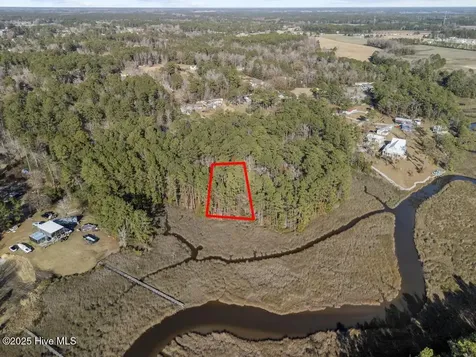 227 Youpon Drive Hubert NC 28539
