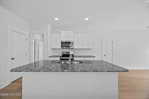 18 E Pioneer Way Hampstead NC 28443