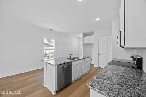 18 E Pioneer Way Hampstead NC 28443