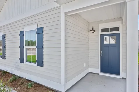 18 E Pioneer Way Hampstead NC 28443
