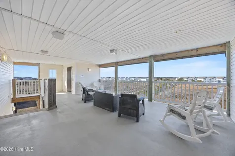 1505 N New River Drive Surf City NC 28445