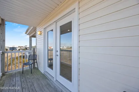 1505 N New River Drive Surf City NC 28445
