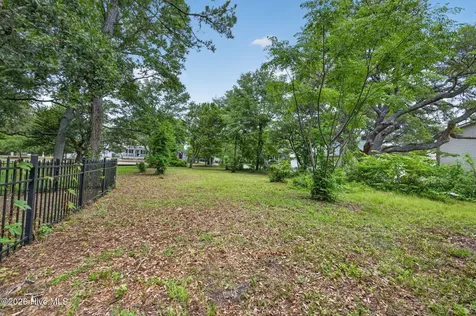 201 Clarendon Avenue Southport NC 28461