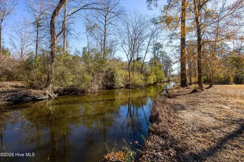 325 Winterberry Court Washington NC 27889