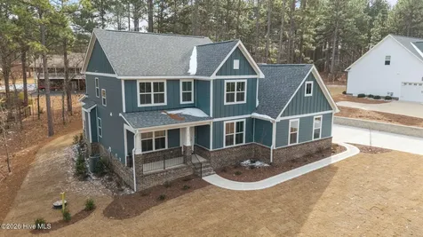 112 Callis Circle West End NC 27376