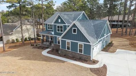 112 Callis Circle West End NC 27376