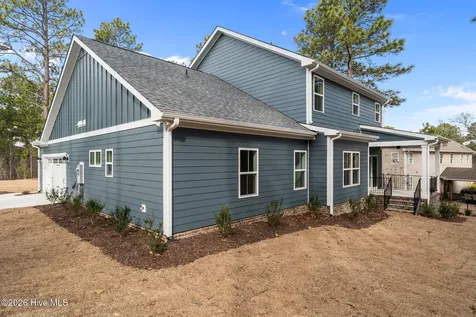 112 Callis Circle West End NC 27376