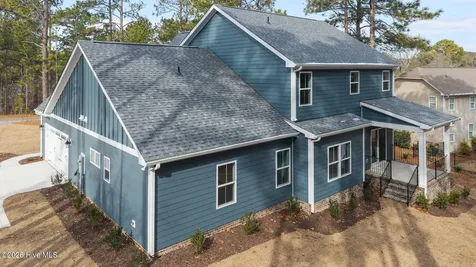 112 Callis Circle West End NC 27376