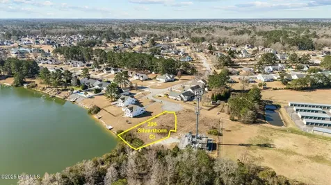 204 Silverthorn Court New Bern NC 28562