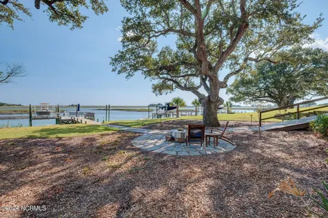 7 S Waterfront Place Hampstead NC 28443
