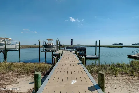 7 S Waterfront Place Hampstead NC 28443