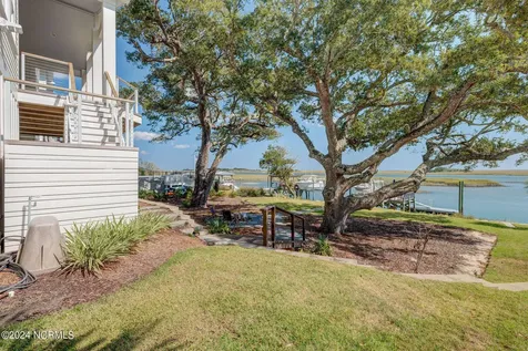 7 S Waterfront Place Hampstead NC 28443