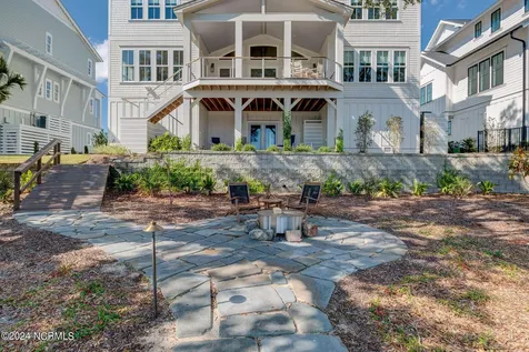 7 S Waterfront Place Hampstead NC 28443