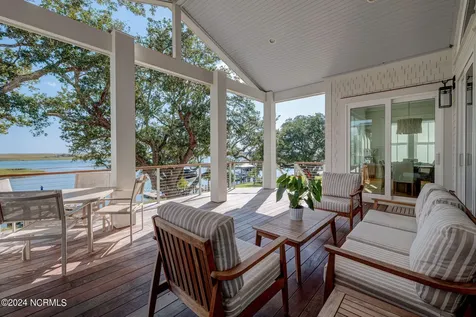 7 S Waterfront Place Hampstead NC 28443