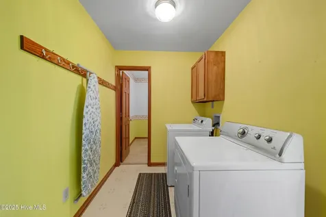 102 Wade Avenue Knotts Island NC 27950