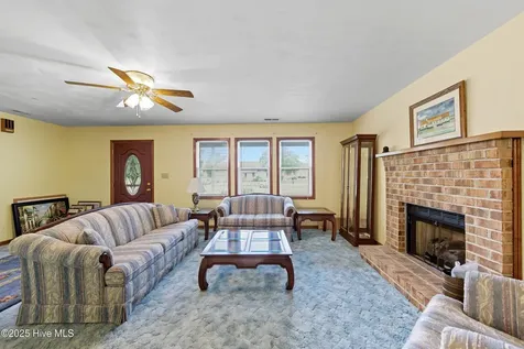 102 Wade Avenue Knotts Island NC 27950