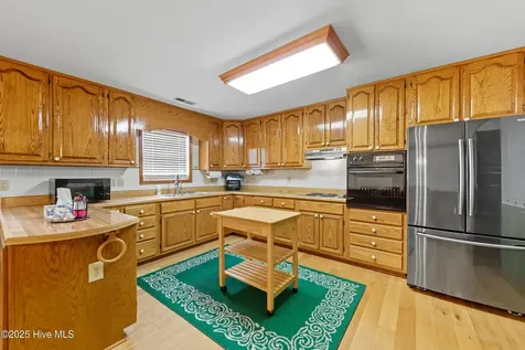 102 Wade Avenue Knotts Island NC 27950