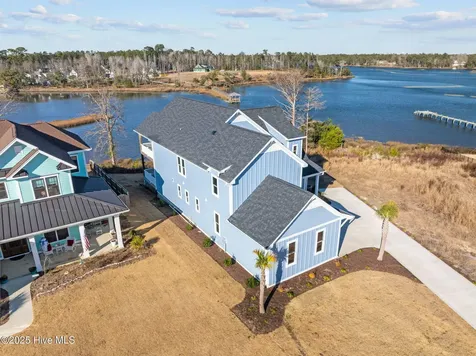 13 E Cannon Cove Hampstead NC 28443