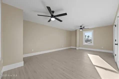 13 E Cannon Cove Hampstead NC 28443