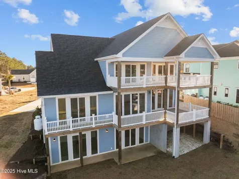 13 E Cannon Cove Hampstead NC 28443
