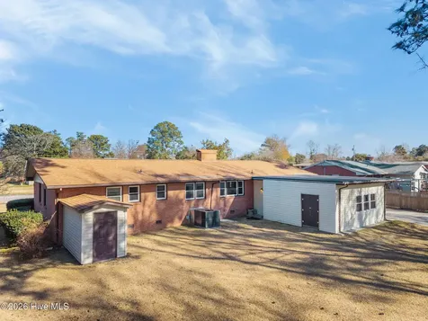 205 Fenton Place Jacksonville NC 28540
