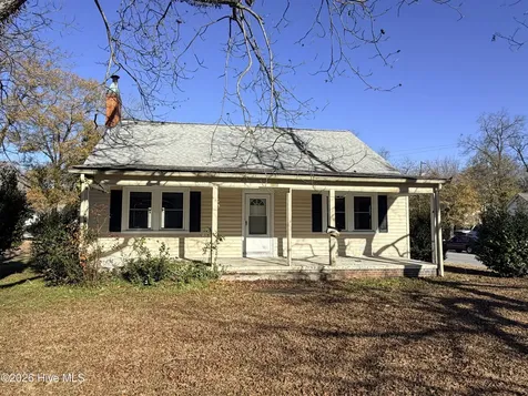 104 Davis Street Greenville NC 27834