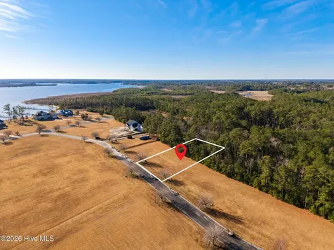 107 Bare Foot Court Havelock NC 28532
