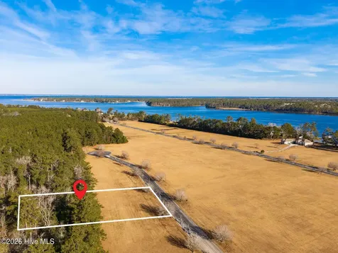 107 Bare Foot Court Havelock NC 28532