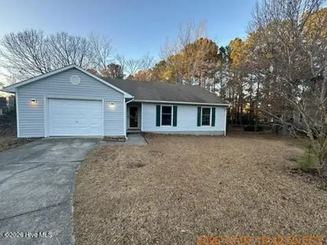 106 W Cameron Court Jacksonville NC 28546