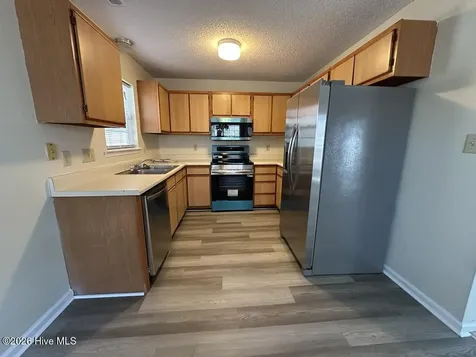 106 W Cameron Court Jacksonville NC 28546