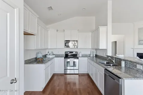 211 Cable Lake Circle Calabash NC 28467