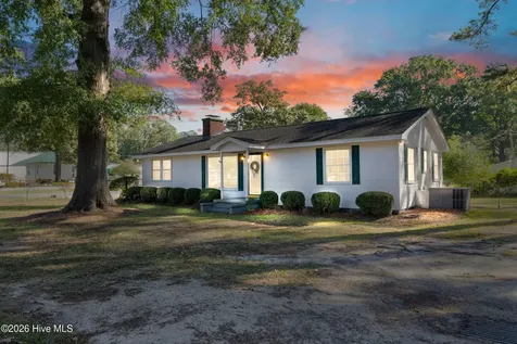 208 N Church Street Faison NC 28341