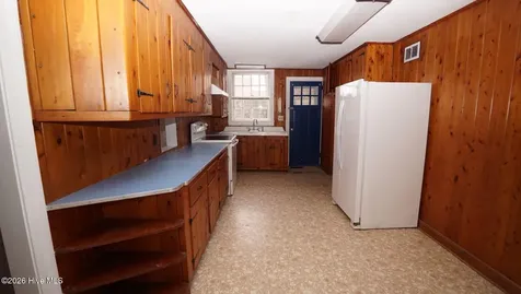 14 Tallman Street Jacksonville NC 28540