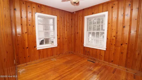 14 Tallman Street Jacksonville NC 28540