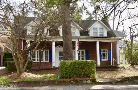 14 Tallman Street Jacksonville NC 28540