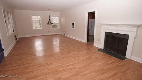 14 Tallman Street Jacksonville NC 28540