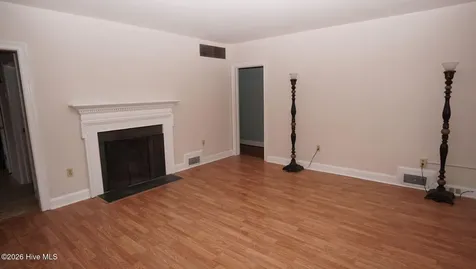 14 Tallman Street Jacksonville NC 28540