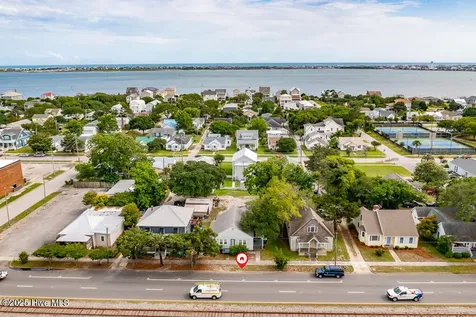 1407 Arendell Street Morehead City NC 28557